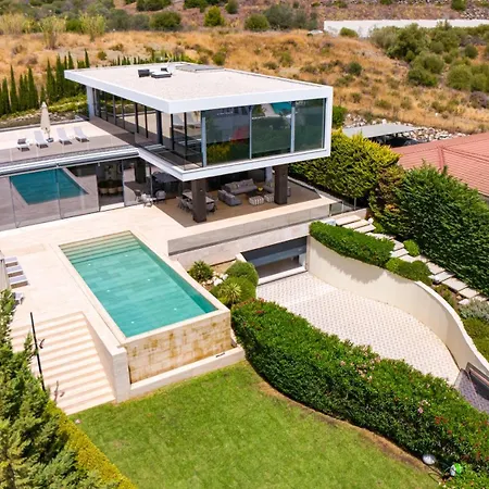 Luxury Close To The Golf