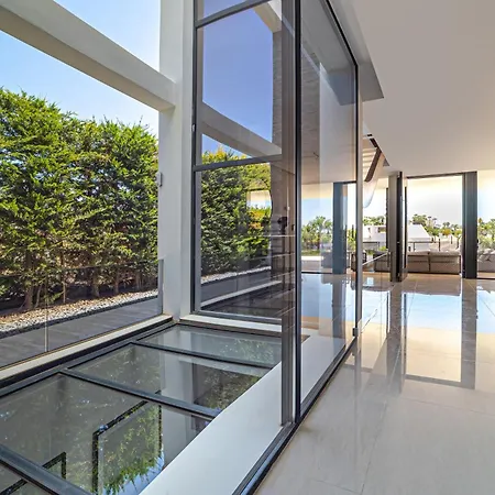 Villa Luxury Close To The Golf