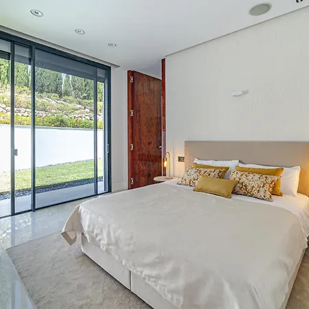 Villa Luxury Close To The Golf