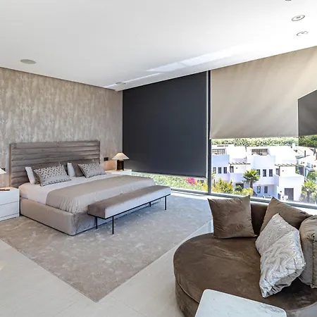 Villa Luxury Close To The Golf