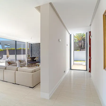 Villa Luxury Close To The Golf