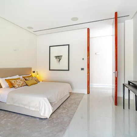 Luxury Close To The Golf